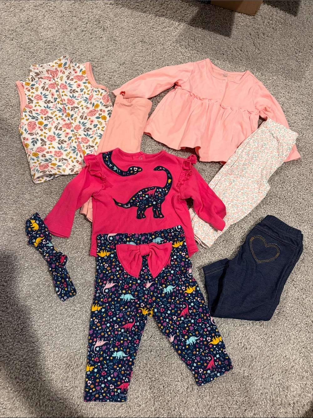 Lot of Cute 9 mo outfits